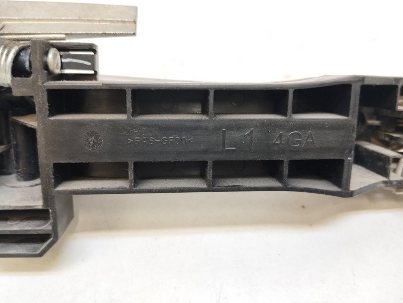 Ручка двери передней наружная левая