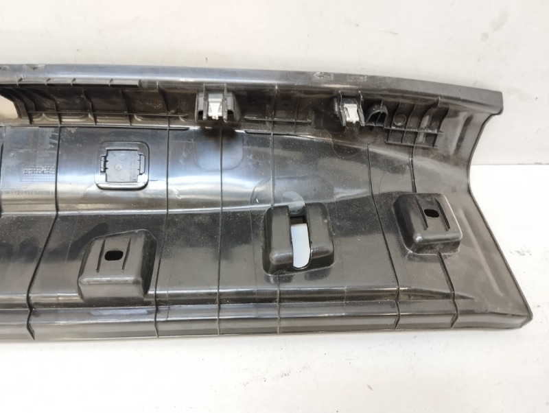 Кожух замка багажника