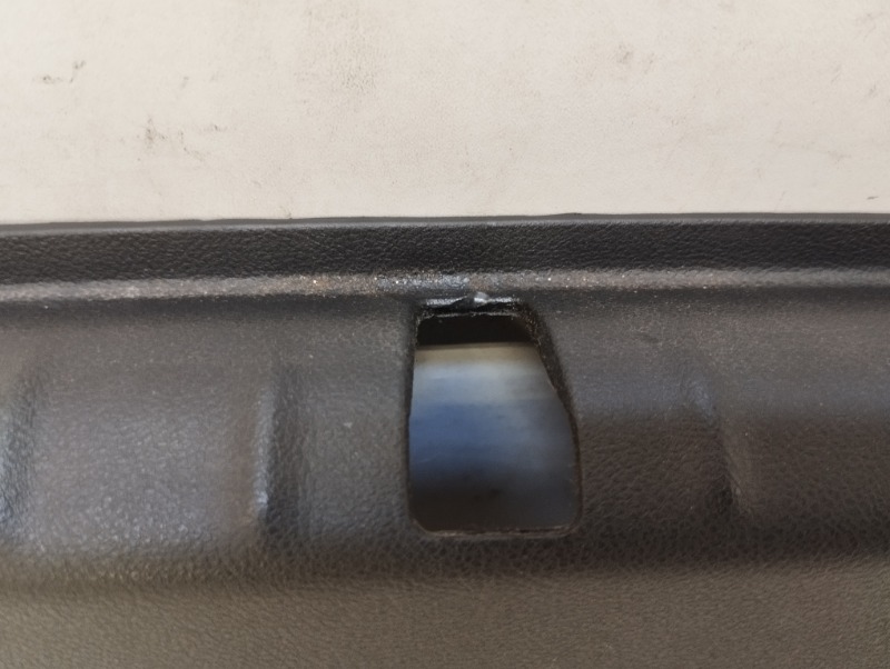 Кожух замка багажника