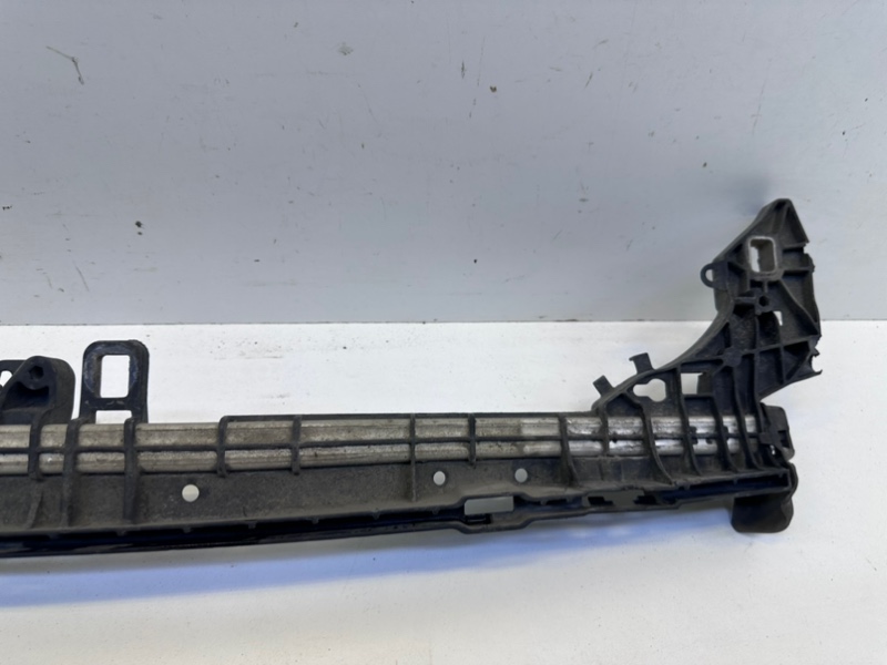 Кронштейн переднего бампера