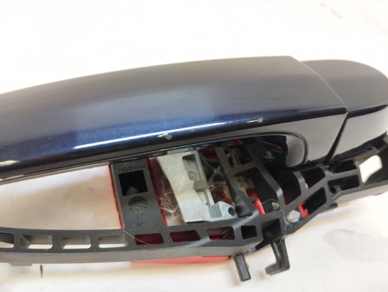 Ручка двери передней наружная правая