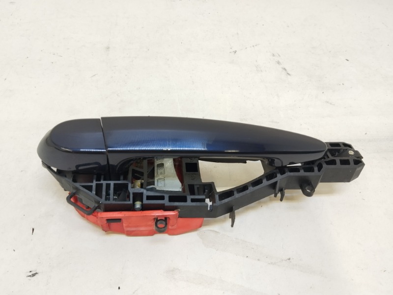 Ручка двери передней наружная правая