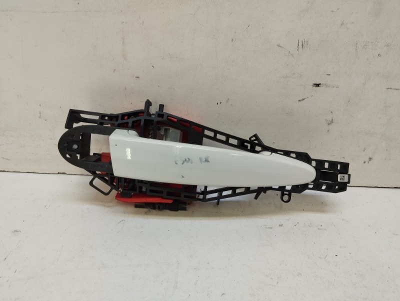 Ручка двери передней наружная правая