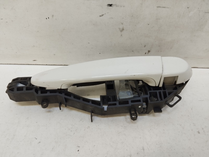 Ручка двери задней наружная левая