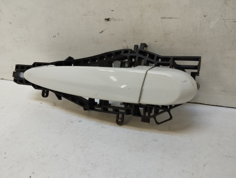 Ручка двери задней наружная левая