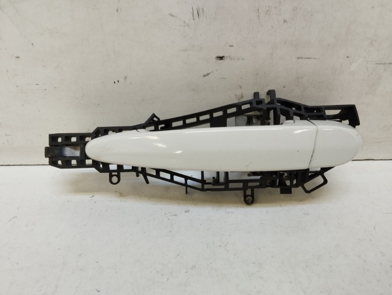 Ручка двери задней наружная левая