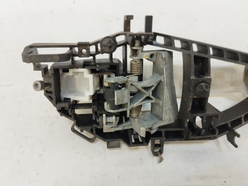 Ручка двери задней наружная левая