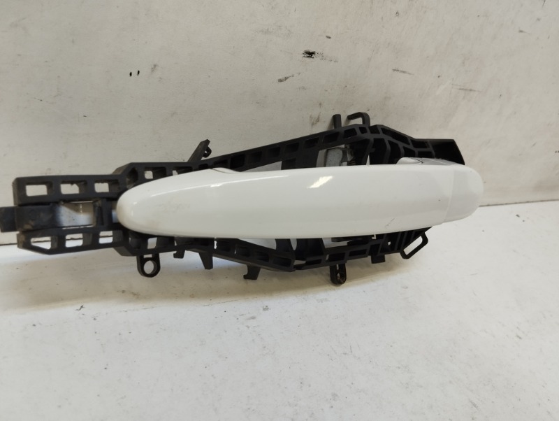 Ручка двери задней наружная левая