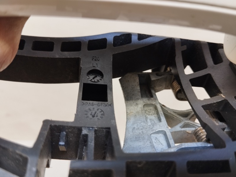 Ручка двери задней наружная левая