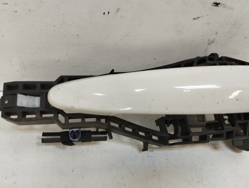 Ручка двери задней наружная левая