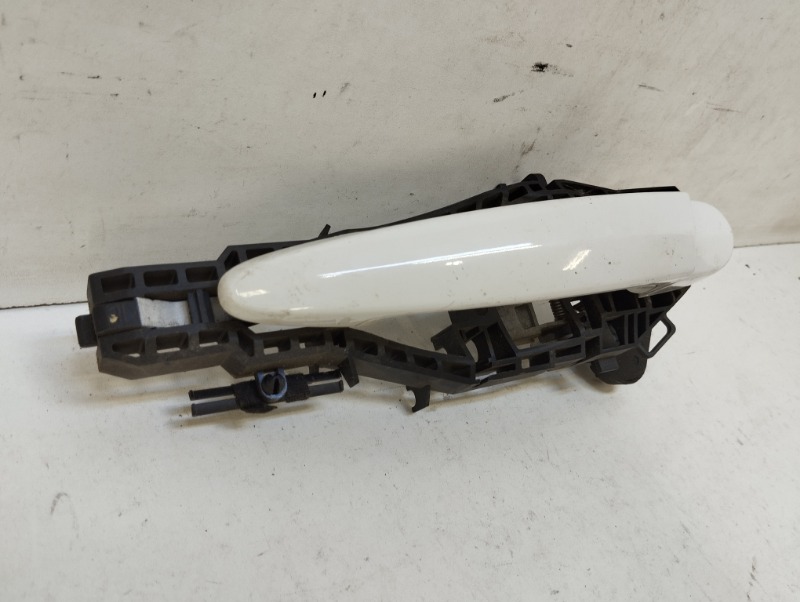 Ручка двери задней наружная левая