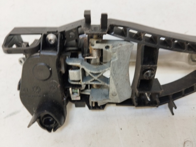 Ручка двери задней наружная левая