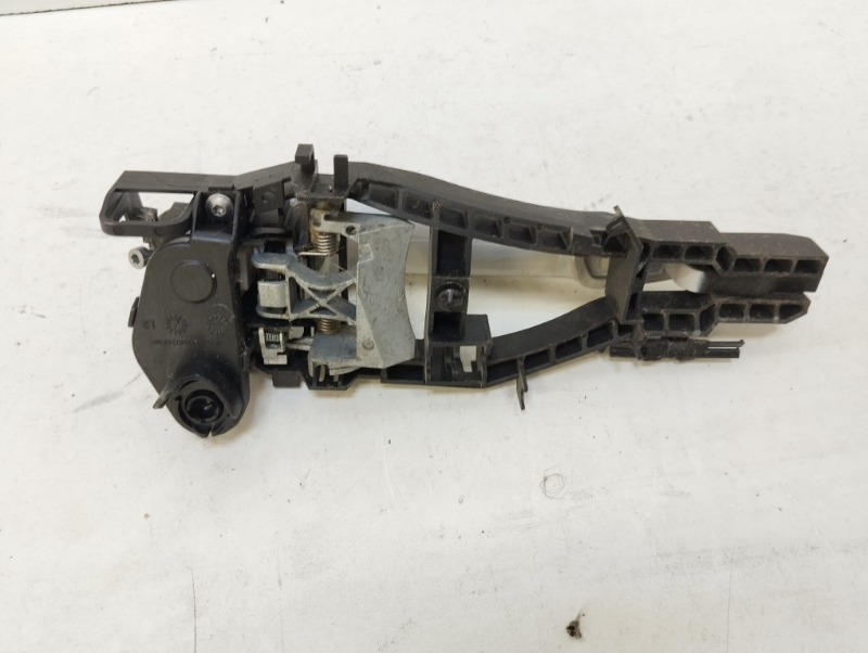 Ручка двери задней наружная левая