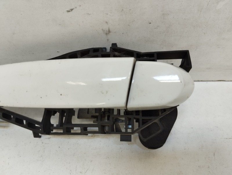 Ручка двери задней наружная левая