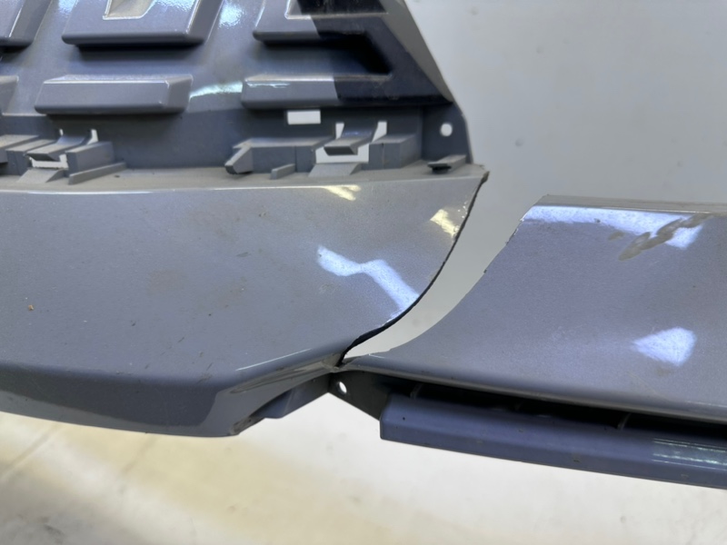 Бампер передний