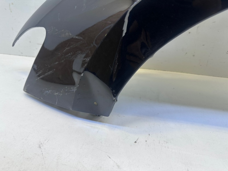 Крыло переднее левое