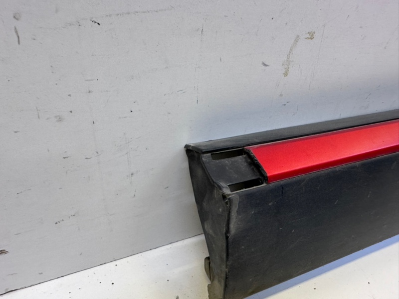 Накладка двери передней правой