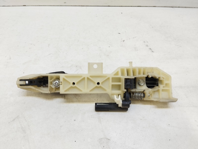 Ручка двери задней наружная левая