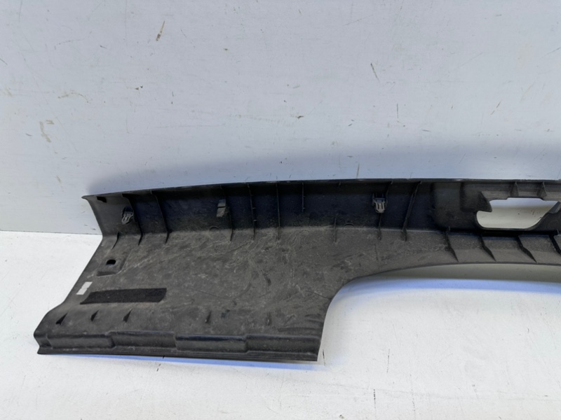 Кожух замка багажника