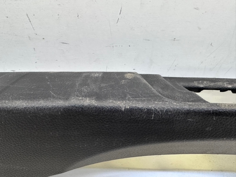 Кожух замка багажника