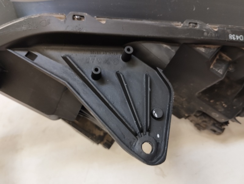 Фара правая