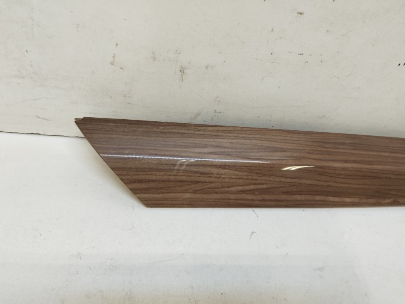 Накладка двери задней правой