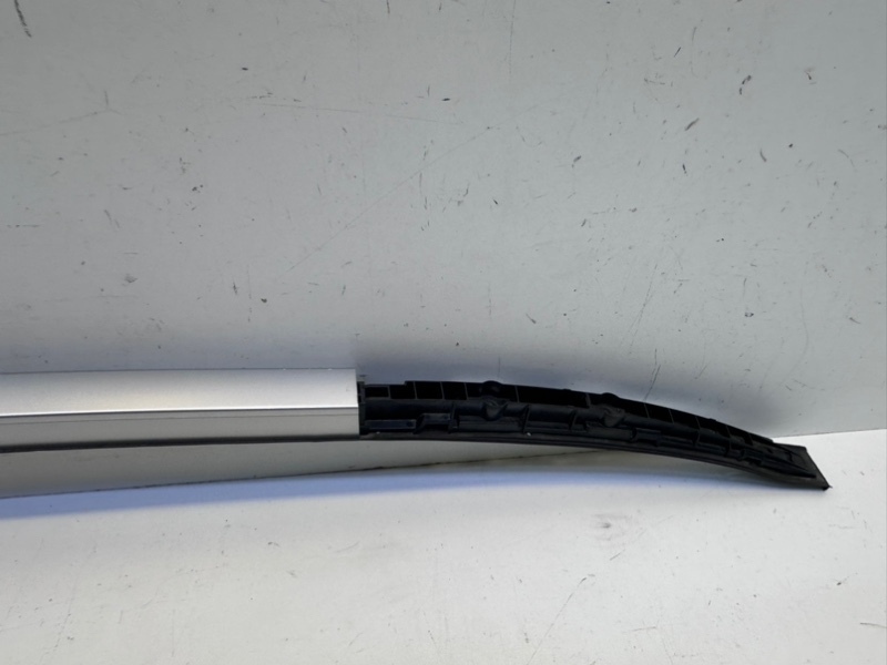 Рейлинг (релинг) правый (планка на крышу)