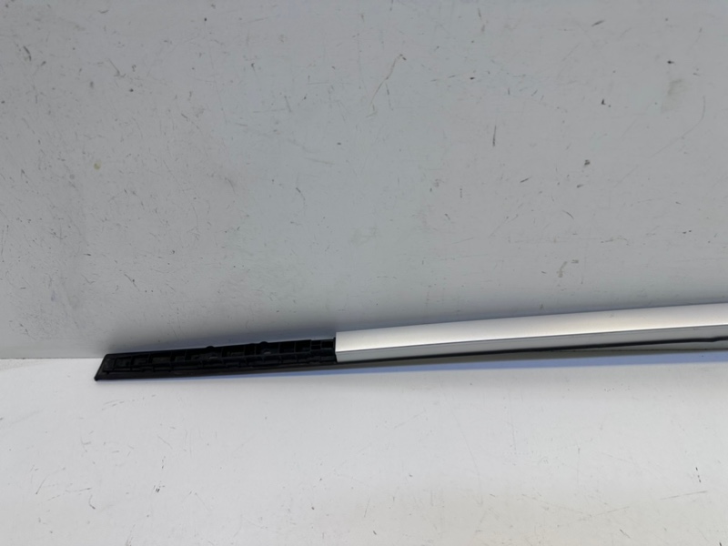 Рейлинг (релинг) правый (планка на крышу)