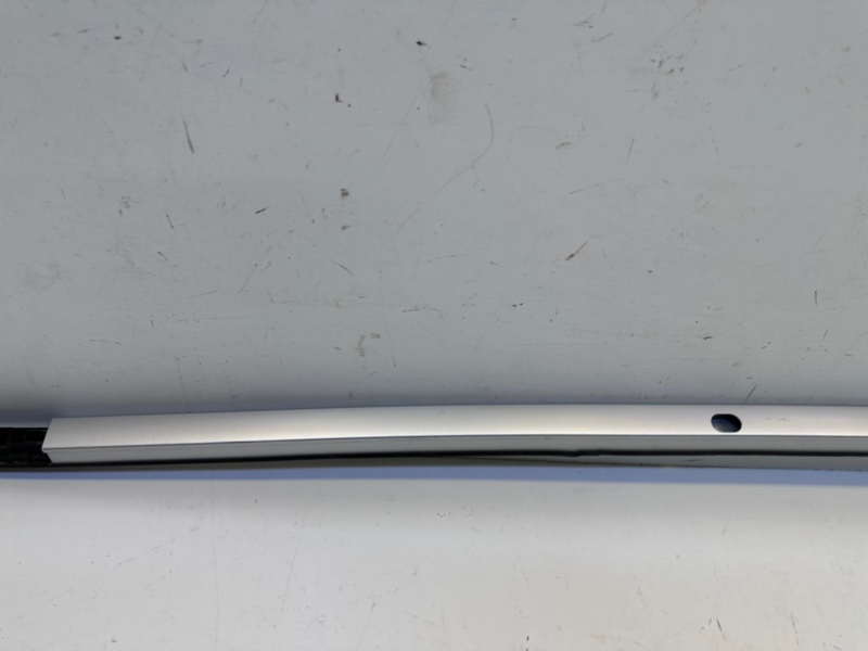 Рейлинг (релинг) правый (планка на крышу)