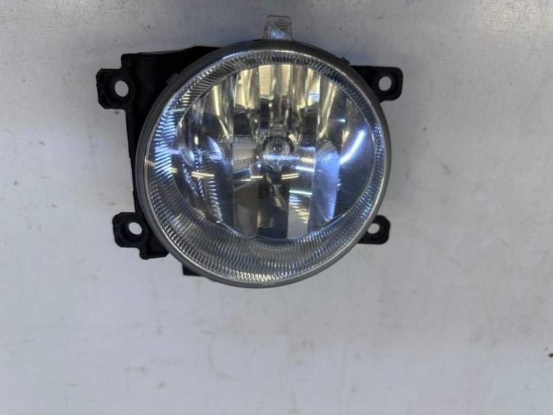 Фара противотуманная левая