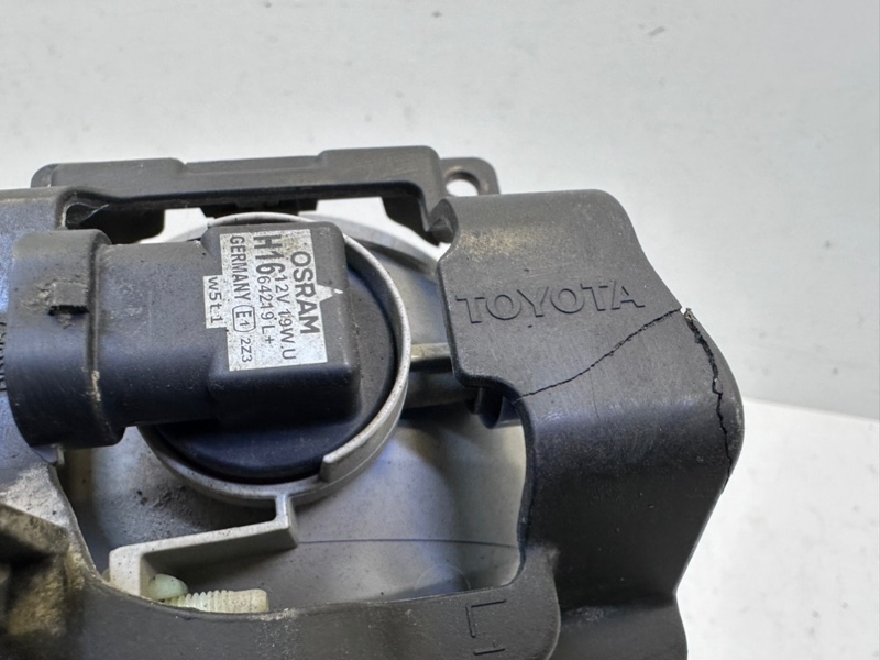 Фара противотуманная левая