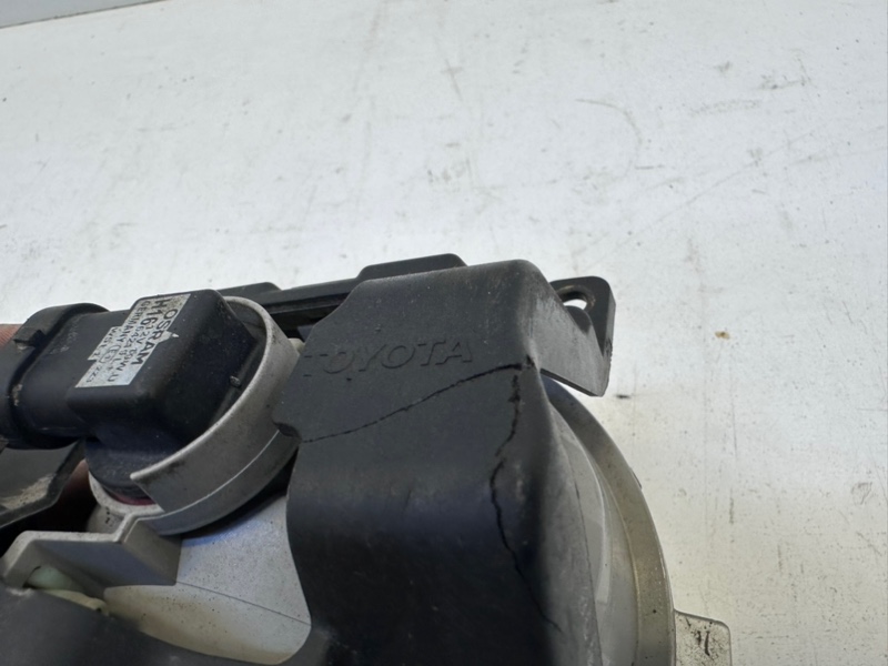 Фара противотуманная левая