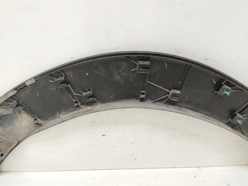 Накладка переднего крыла левого