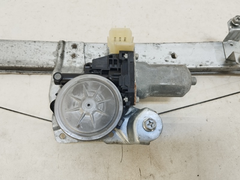 Стеклоподъемник электр. передний левый