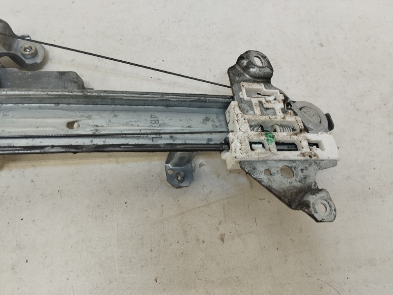 Стеклоподъемник электр. передний левый