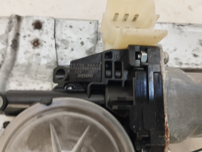 Стеклоподъемник электр. передний левый