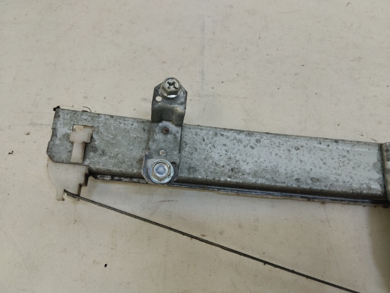 Стеклоподъемник электр. передний левый