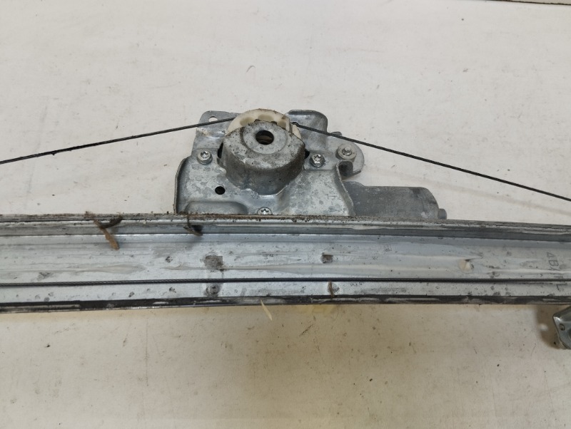 Стеклоподъемник электр. передний левый