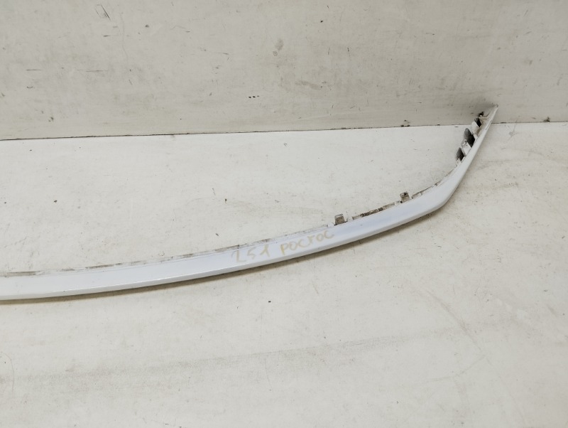 Накладка переднего бампера