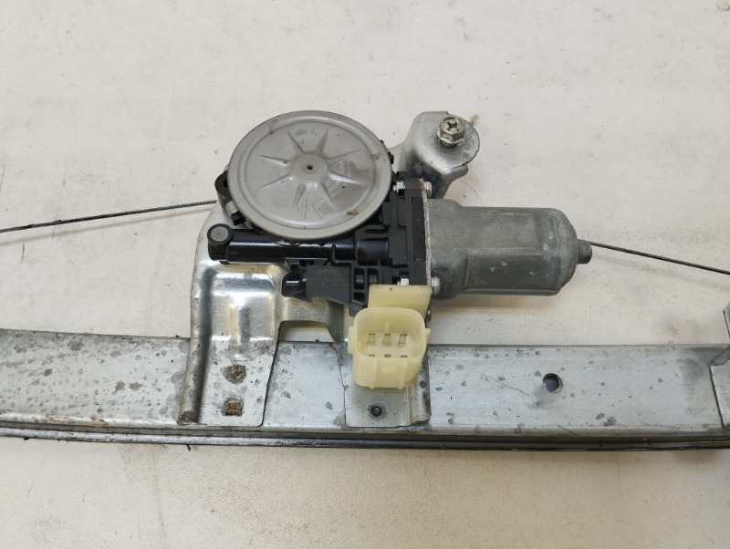 Стеклоподъемник механ. передний правый