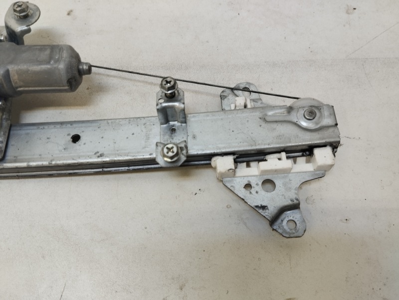 Стеклоподъемник механ. передний правый