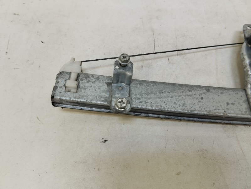 Стеклоподъемник механ. передний правый