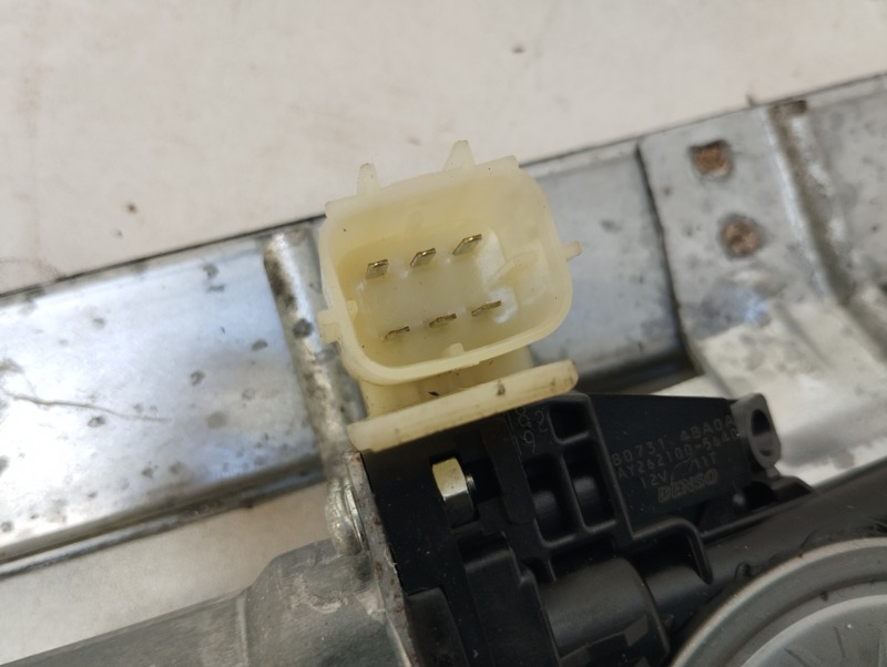 Стеклоподъемник механ. передний правый