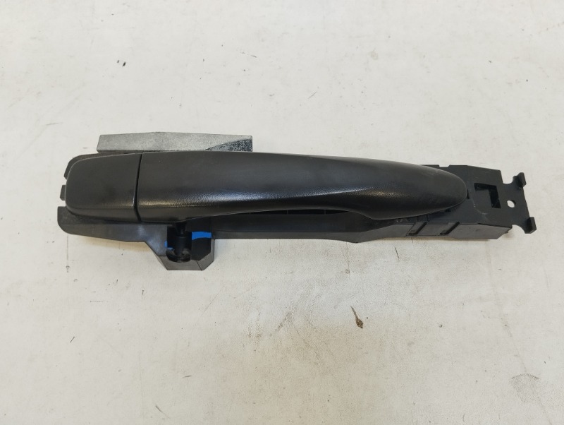 Ручка двери передней наружная правая