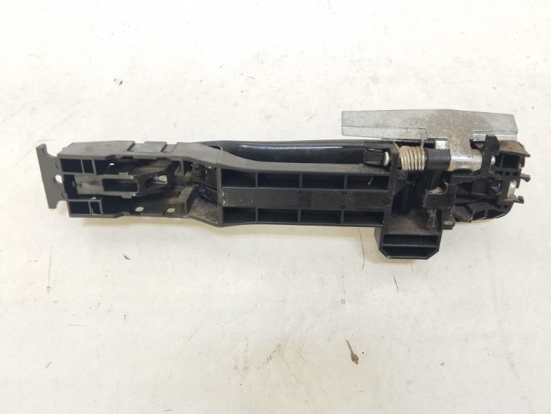 Ручка двери передней наружная правая