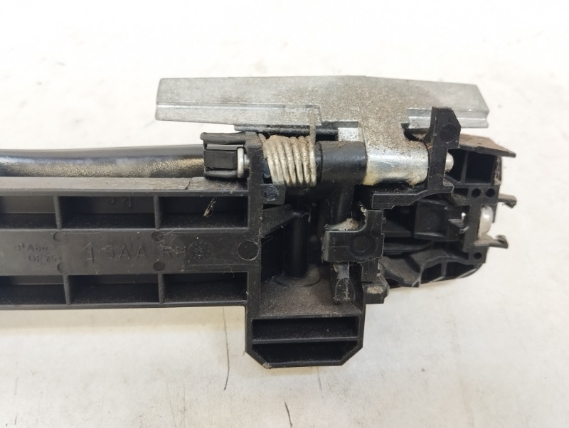 Ручка двери передней наружная правая