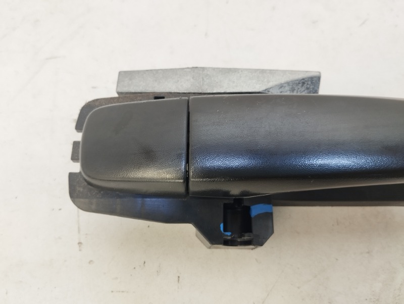 Ручка двери передней наружная правая