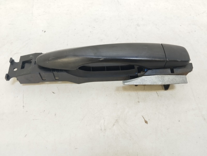 Ручка двери передней наружная правая