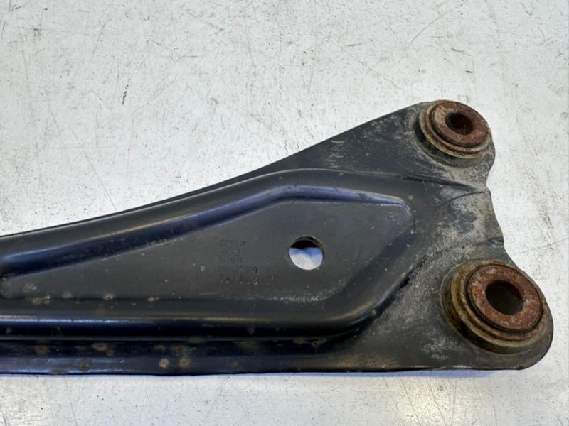 Рычаг задний левый