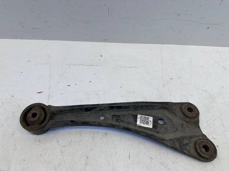 Рычаг задний левый